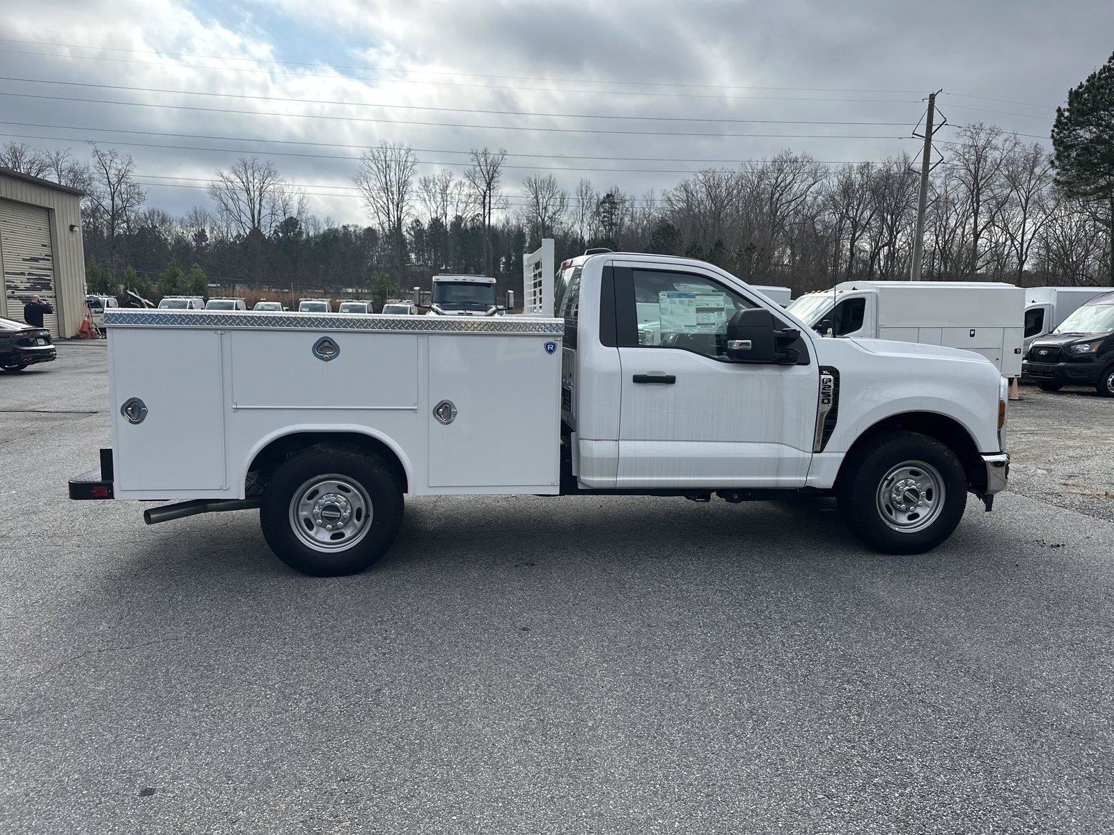 New 2024 Ford F250 XL w/ XL Chrome Package RWD image 8