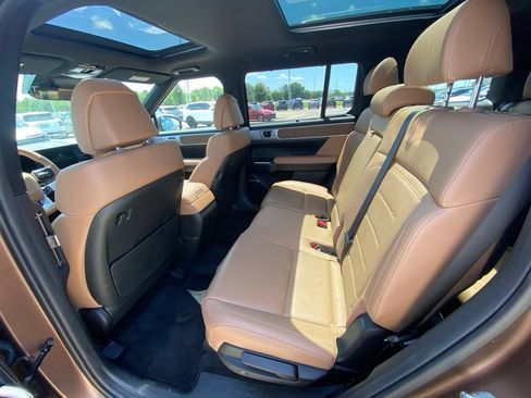 Used 2024 Hyundai Santa Fe Limited AWD/4WD image 22