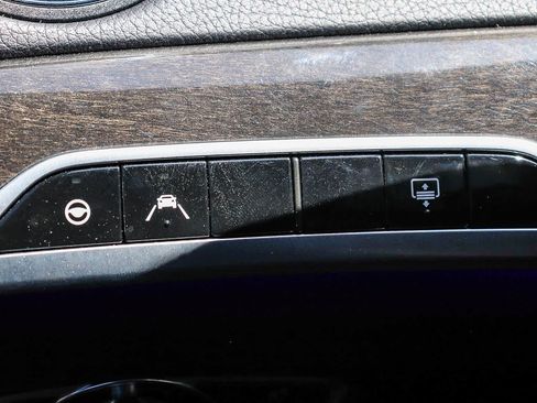 Used 2019 Mercedes-Benz S 560 Sedan image 39