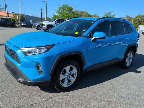 Used 2019 Toyota RAV4 XLE image 8