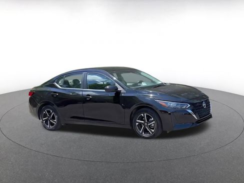 Used 2025 Nissan Sentra SV FWD image 2