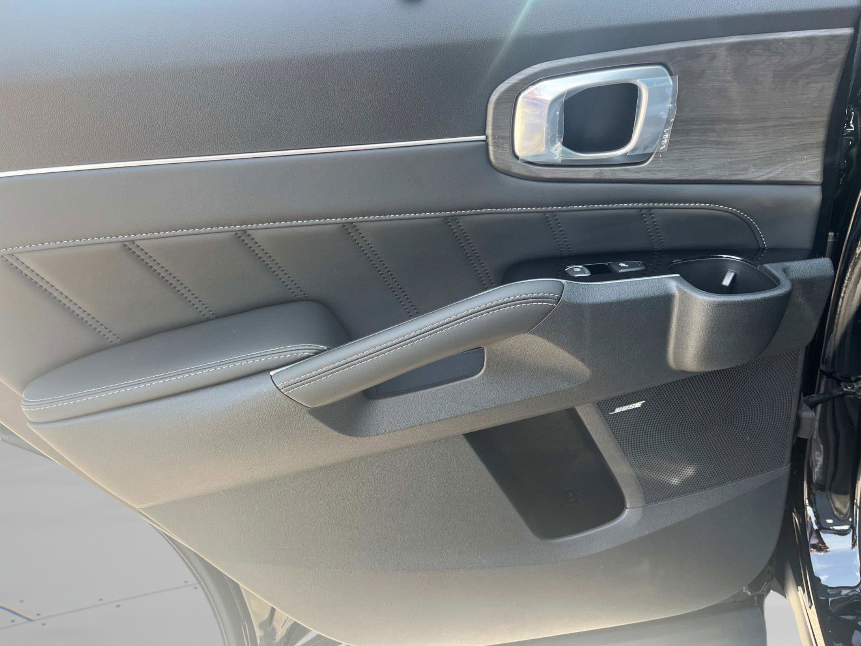 New 2025 Kia Sorento SX Prestige AWD/4WD image 16