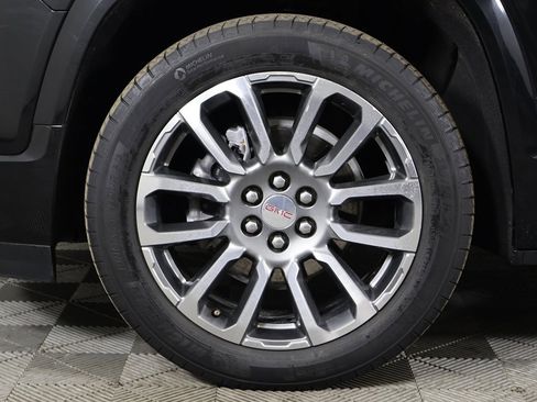 Used 2021 GMC Acadia Denali w/ Denali Technology Package image 28