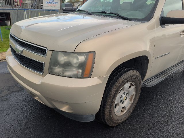 Used 2007 Chevrolet Suburban LT w/ LT Preferred Equipment Group AWD/4WD image 15
