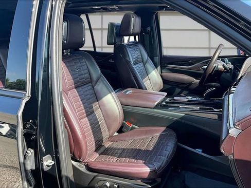 Used 2023 Cadillac Escalade V w/ LPO, ONYX Package AWD/4WD image 7