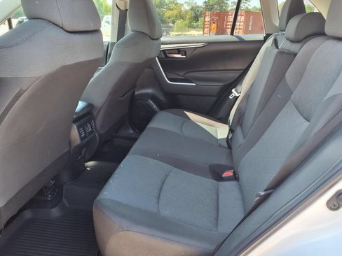 Certified 2025 Toyota RAV4 XLE FWD image 18