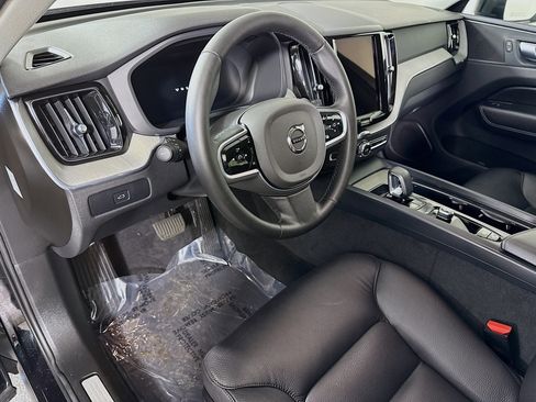 Used 2025 Volvo XC60 B5 Plus image 23
