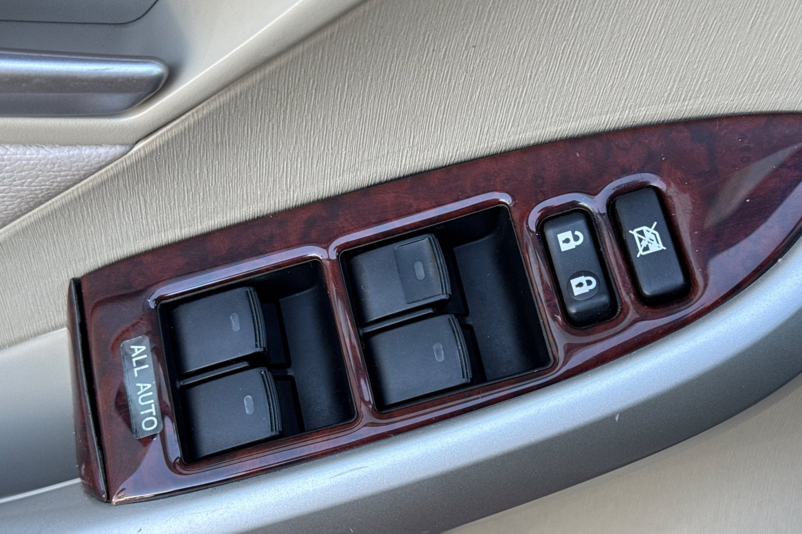 Used 2013 Toyota Prius Three FWD image 11