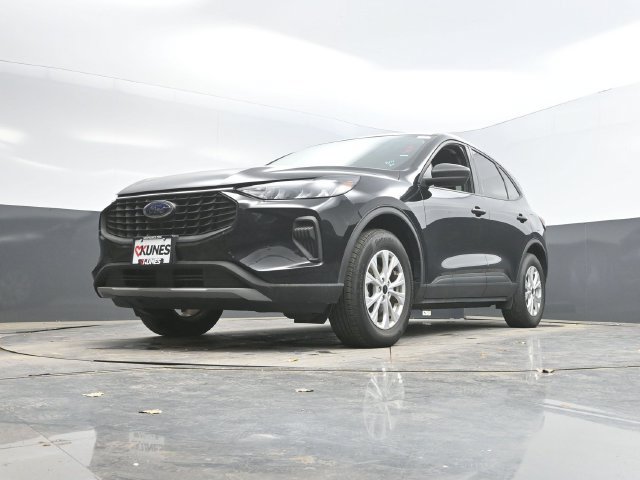 Used 2025 Ford Escape Active AWD/4WD image 46