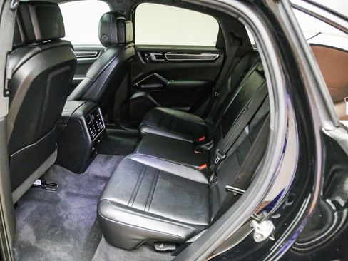 Certified 2023 Porsche Cayenne GTS AWD/4WD image 23