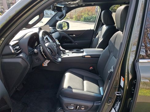 New 2026 Lexus LX 700h Luxury image 9