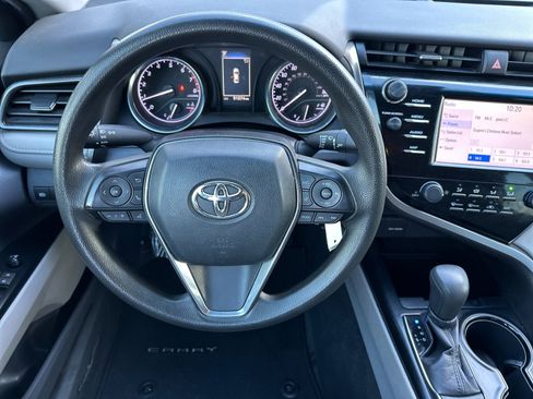 Used 2019 Toyota Camry LE image 14