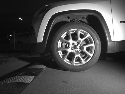 Used 2025 Jeep Compass Limited image 12