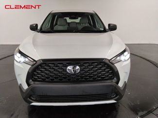 Used 2024 Toyota Corolla Cross L video 2