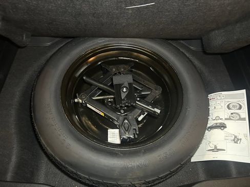 Used 2019 Jeep Cherokee Limited AWD/4WD image 20