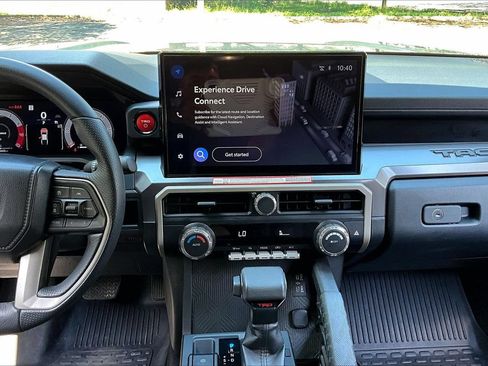 Used 2025 Toyota Tacoma TRD Off-Road AWD/4WD image 9