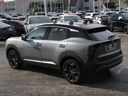 Used 2025 Nissan Kicks SR AWD/4WD image 3
