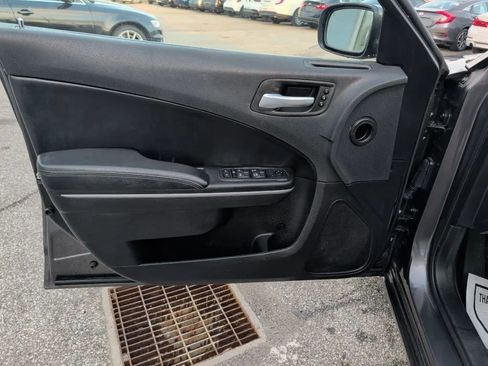 Used 2020 Dodge Charger SXT w/ Leather Interior Group image 16