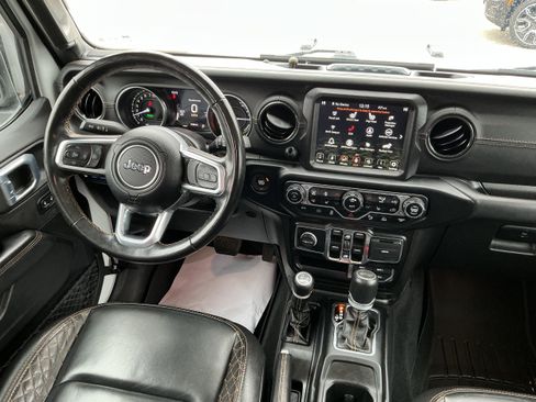 Used 2021 Jeep Wrangler Unlimited Sahara AWD/4WD image 8