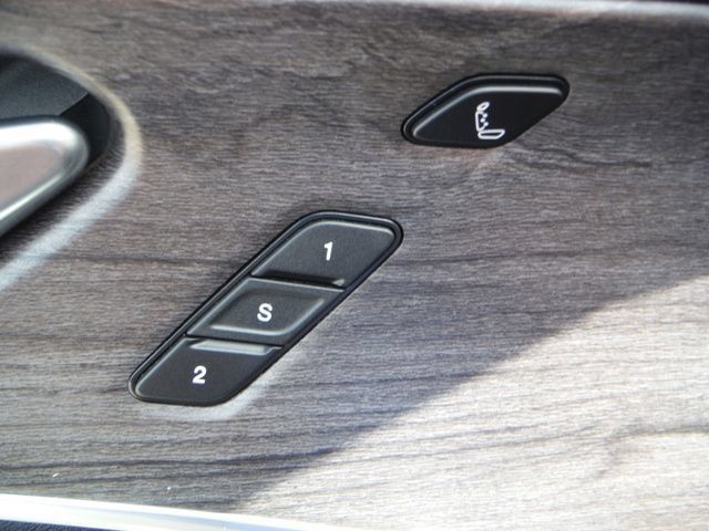 Certified 2023 Jeep Grand Cherokee Overland w/ Luxury Tech Group IV AWD/4WD image 21