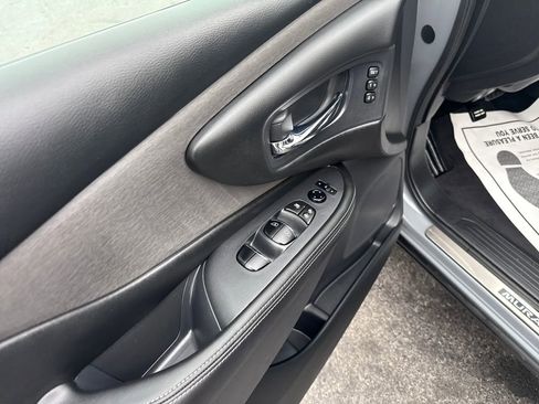 Used 2024 Nissan Murano SL image 12