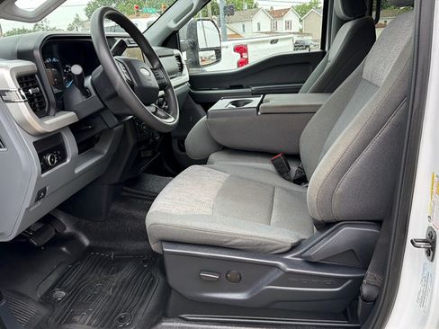 Used 2025 Ford F250 XLT AWD/4WD image 13