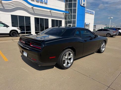 Used 2017 Dodge Challenger R/T RWD image 2