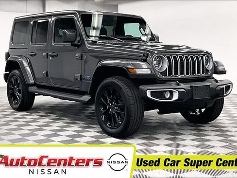 Used 2025 Jeep Wrangler Unlimited Sahara AWD/4WD image 1