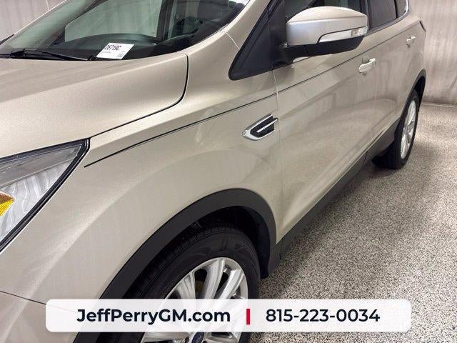 Used 2017 Ford Escape Titanium FWD image 11