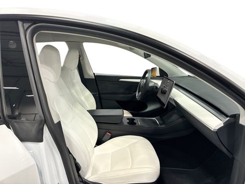 Certified 2023 Tesla Model Y Long Range AWD/4WD image 13