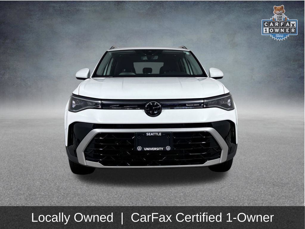 Used 2025 Volkswagen Taos SEL AWD/4WD image 2