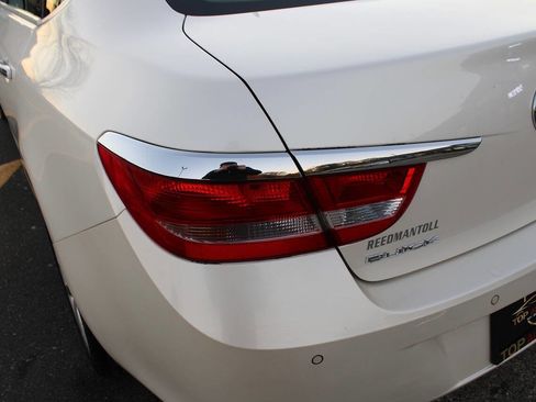 Used 2012 Buick Verano Convenience image 29