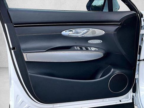 Used 2025 Genesis GV70 2.5T w/ Select Package image 15