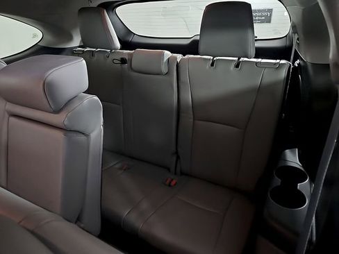 Used 2023 Toyota Highlander XLE image 10