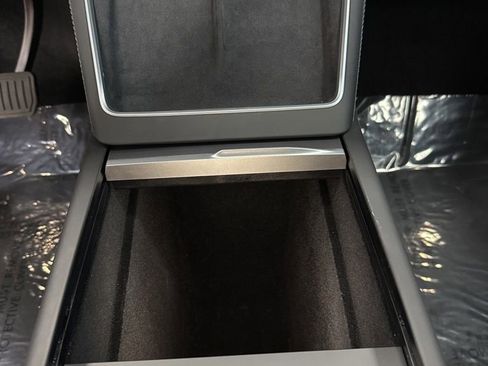 Used 2026 Tesla Model Y Long Range image 23