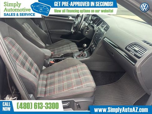 Used 2017 Volkswagen Golf 4-Door FWD image 16