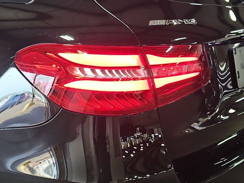 Used 2018 Mercedes-Benz GLC 43 AMG 4MATIC image 36