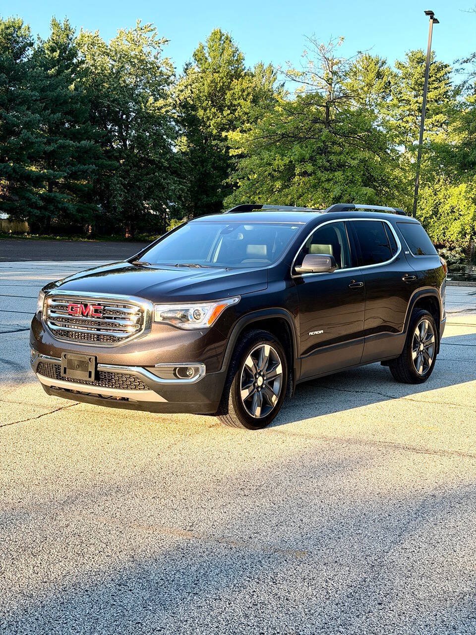 Used 2017 GMC Acadia SLT w/ LPO, Floor Liner Package AWD/4WD image 14