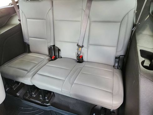 Used 2024 Chevrolet Tahoe LT w/ Luxury Package RWD image 32