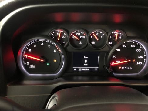 Used 2020 Chevrolet Silverado 1500 Custom w/ Custom Value Package AWD/4WD image 14