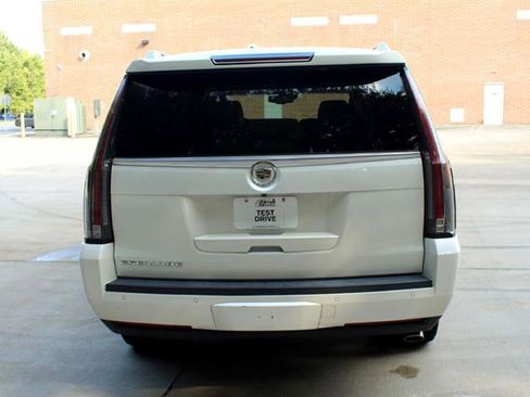Used 2015 Cadillac Escalade ESV Luxury image 7