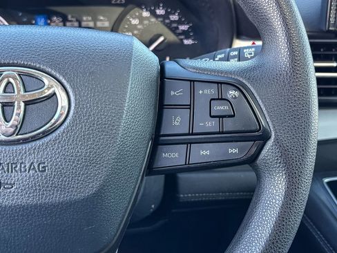 Certified 2025 Toyota Sienna LE image 30