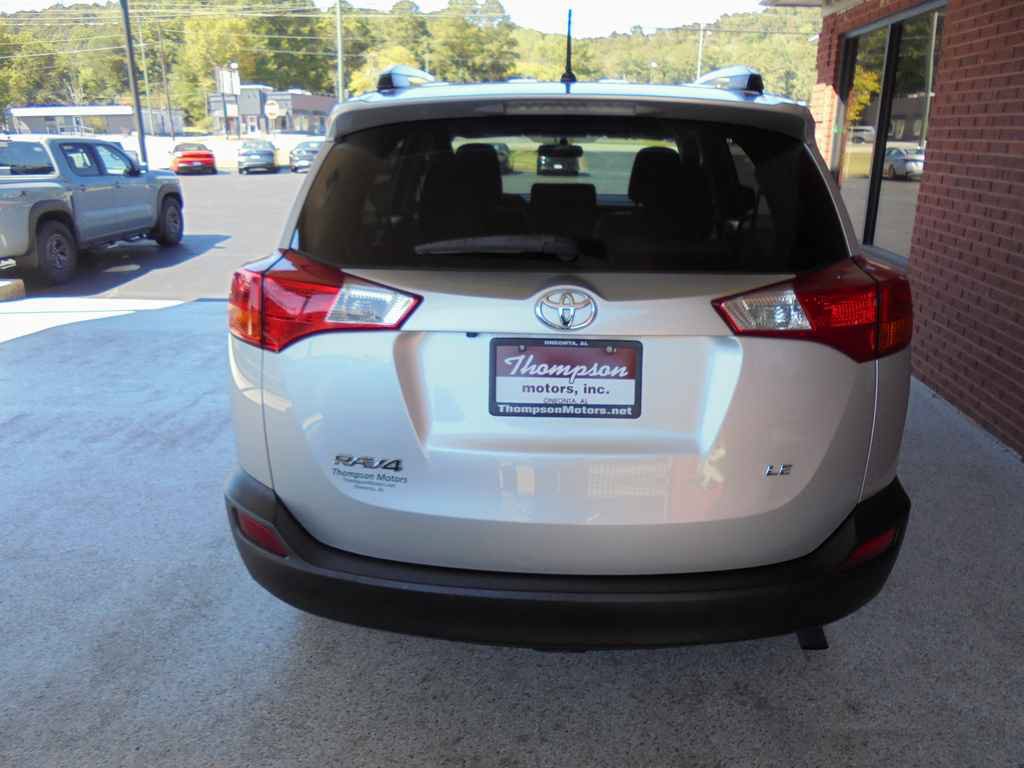 Used 2014 Toyota RAV4 LE FWD image 4