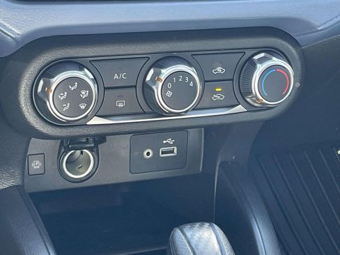 Used 2025 Nissan Versa SV w/ Trunk Package image 21