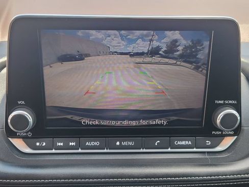 Used 2023 Nissan Rogue S AWD/4WD image 16