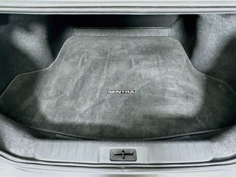 Used 2025 Nissan Sentra SR FWD image 27