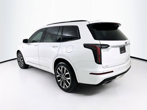 Used 2023 Cadillac XT6 Sport w/ Technology Package image 6