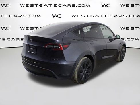 Used 2024 Tesla Model Y Long Range image 48
