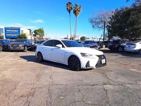 Used 2018 Lexus IS 300 image 2