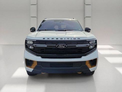 Used 2025 Ford Expedition Tremor AWD/4WD image 8